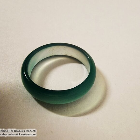 Green Stone Ring - Picture 2 of 10